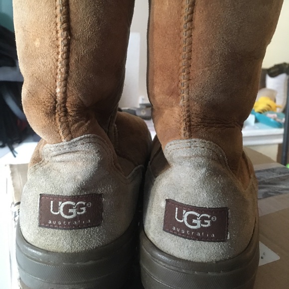 Uggs Tan/Brown Women’s size 10 - Picture 1 of 6